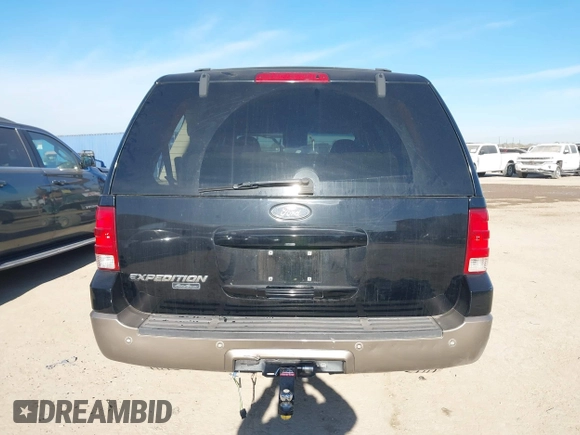 2003 Ford Expedition Eddie Bauer with VIN 1FMEU17W83LC17028, listed as a IAAI auction lot 41355928 with 229,271 mi miles. Bid and sale history available at carsss.com. Image 16.
