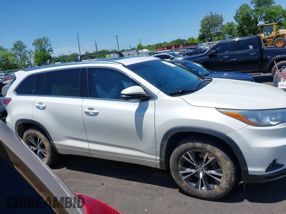 2016 Toyota Highlander XLE z VIN 5TDKKRFHXGS132954, wystawiony jako IAAI lot #42288224 z przebiegiem 153 448 mil mil oraz . Historia ofert i sprzedaży dostępna na DreamBid. Obrazek 13.