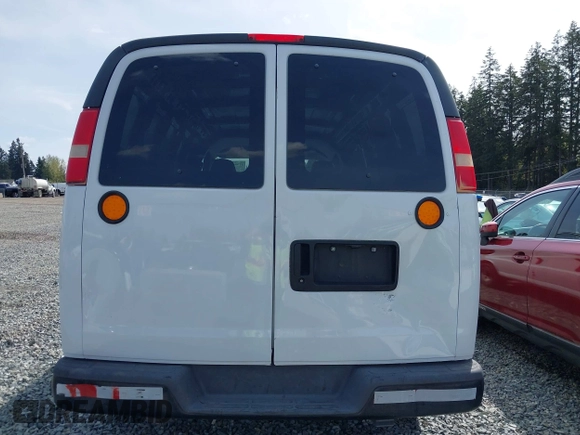 2007 GMC Savana Cargo with VIN 1GTGG25V371206766, listed as a IAAI auction lot 41955906 with 125,569 mi miles. Bid and sale history available at carsss.com. Image 17.