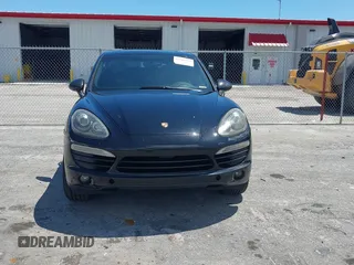 2012 Porsche Cayenne z VIN WP1AA2A21CLA02418, wystawiony jako IAAI lot #42266318 z przebiegiem 85 345 mil mil oraz . Historia ofert i sprzedaży dostępna na DreamBid. Obrazek 13.