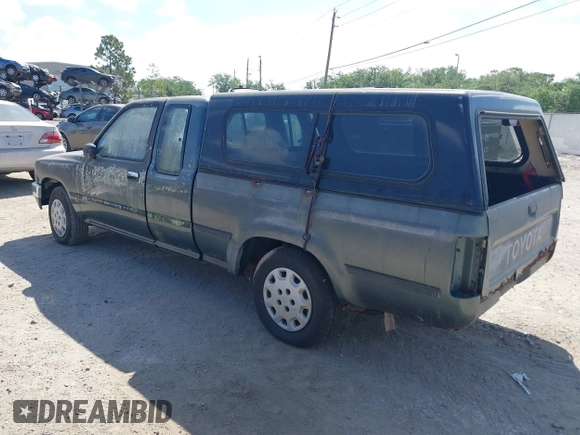1993 Toyota Pickup DLX z VIN JT4RN93P3P5069851, wystawiony jako IAAI lot #41950116 z przebiegiem 209 937 mil mil oraz . Historia ofert i sprzedaży dostępna na DreamBid. Obrazek 3.