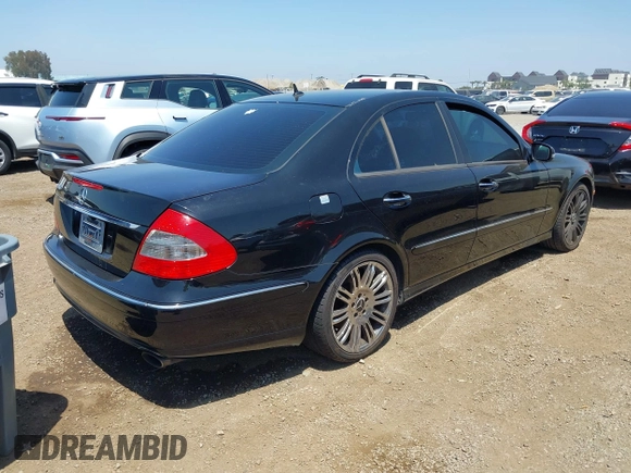 2007 Mercedes-Benz E 350 z VIN WDBUF56X77A995624, wystawiony jako IAAI lot #42305554 z przebiegiem 159 411 mil mil oraz . Historia ofert i sprzedaży dostępna na DreamBid. Obrazek 4.
