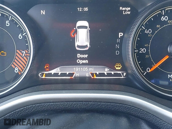 2015 Jeep Cherokee Trailhawk with VIN 1C4PJMBS5FW577470, listed as a IAAI auction lot 41565837 with 191,105 mi miles. Bid and sale history available at carsss.com. Image 15.