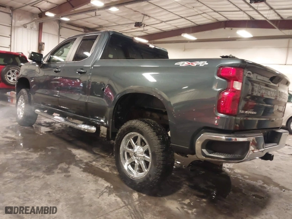 2019 Chevrolet Silverado 1500 LT with VIN 1GCRYDED7KZ300975, listed as a IAAI auction lot 41608865 with 157,912 mi miles. Bid and sale history available at carsss.com. Image 3.