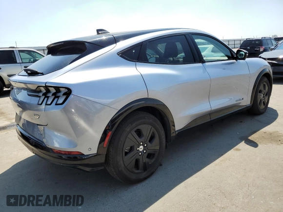 2022 Ford Mustang Mach-E California Route 1 z VIN 3FMTK2R74NMA20061, wystawiony jako Copart lot #65217493 z przebiegiem 16 252 mil mil oraz . Historia ofert i sprzedaży dostępna na DreamBid. Obrazek 3.