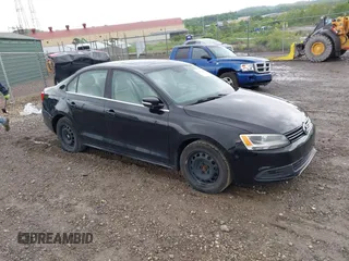 2013 Volkswagen Jetta SE z VIN 3VWDP7AJXDM289031, wystawiony jako IAAI lot #42325596 z przebiegiem 157 774 mil mil oraz . Historia ofert i sprzedaży dostępna na DreamBid. Obrazek 1.