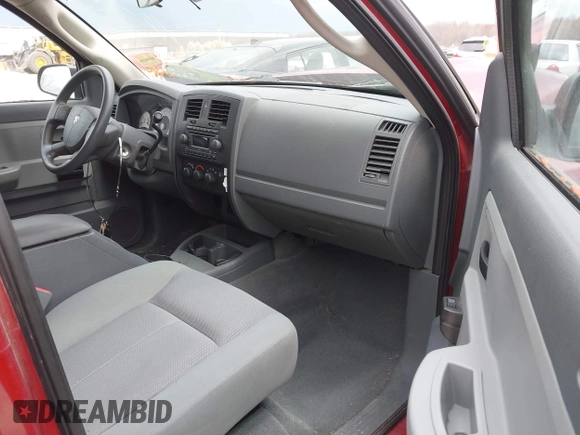 2006 Dodge Dakota ST with VIN 1D7HE28K06S636250, listed as a IAAI auction lot 41996544 with 74,995 mi miles and . Bid and sale history available at carsss.com. Image 5.