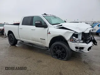 2024 Ram 2500 Big Horn z VIN 3C6UR5DL2RG407021, wystawiony jako Copart lot #43030985 z przebiegiem 2 054 mil mil oraz Szkoda całkowita • Salvage title. Historia ofert i sprzedaży dostępna na DreamBid. Obrazek 4.