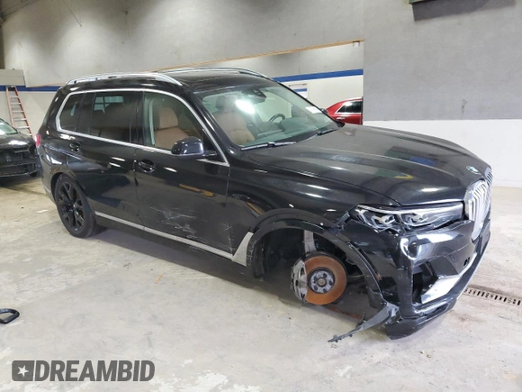 2020 BMW X7 xDrive40i with VIN 5UXCW2C02L9B60336, listed as a Copart auction lot 42796695 with 81,129 mi miles and Salvage Title. Bid and sale history available at carsss.com. Image 4.