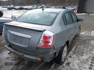 2011 Nissan Sentra SR with VIN 3N1AB6AP6BL725088, listed as a IAAI auction lot 41667370 with 147,708 mi miles and . Bid and sale history available at DreamBid. Image 4.