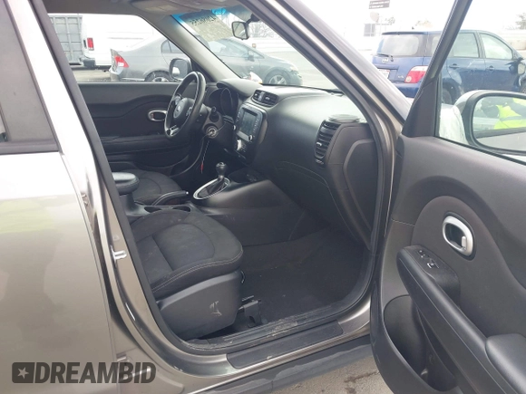 2018 Kia Soul + with VIN KNDJP3A5XJ7579843, listed as a IAAI auction lot 42086255 with 106,886 mi miles. Bid and sale history available at carsss.com. Image 5.