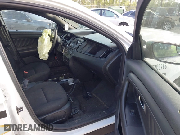 2017 Ford Police Interceptor z VIN 1FAHP2MK8HG123737, wystawiony jako IAAI lot #42128028 z przebiegiem 103 987 mil mil oraz . Historia ofert i sprzedaży dostępna na DreamBid. Obrazek 5.