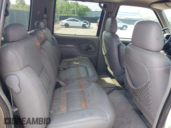 1999 GMC Suburban z VIN 3GKGK26J2XG505570, wystawiony jako IAAI lot #42358504 z przebiegiem 115 253 mil mil oraz . Historia ofert i sprzedaży dostępna na DreamBid. Obrazek 8.