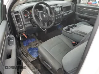 2017 Ram 1500 Tradesman z VIN 3C6JR6AG4HG591621, wystawiony jako Copart lot #43058735 z przebiegiem 48 708 mil mil oraz Szkoda całkowita • Salvage title. Historia ofert i sprzedaży dostępna na DreamBid. Obrazek 8.