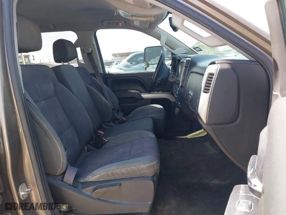 2015 Chevrolet Silverado 2500HD LT with VIN 1GC1KVEG5FF557414, listed as a IAAI auction lot 41735823 with 271,919 mi miles. Bid and sale history available at carsss.com. Image 5.