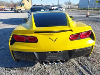 2014 Chevrolet Corvette Z51 3LT z VIN 1G1YL2D79E5118838, wystawiony jako IAAI lot #41815392 z przebiegiem Nie podano mil oraz . Historia ofert i sprzedaży dostępna na DreamBid. Obrazek 16.