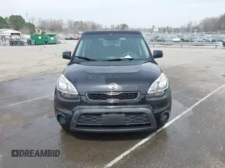 2013 Kia Soul with VIN KNDJT2A53D7621358, listed as a IAAI auction lot 41800278 with 89,452 mi miles. Bid and sale history available at carsss.com. Image 12.