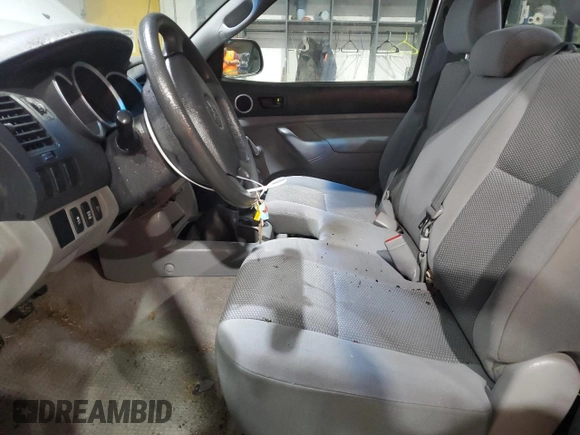 2010 Toyota Tacoma z VIN 5TEPX4EN5AZ741624, wystawiony jako Copart lot #86274824 z przebiegiem 55 691 mil mil oraz Szkoda całkowita • Salvage title. Historia ofert i sprzedaży dostępna na DreamBid. Obrazek 7.