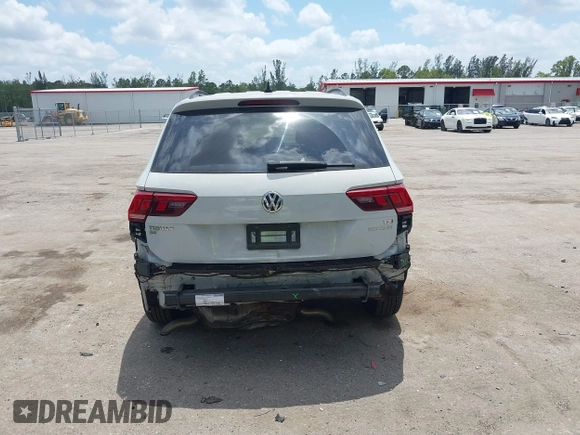 2018 Volkswagen Tiguan SEL with VIN 3VV3B7AX4JM188193, listed as a IAAI auction lot 42107802 with 68,911 mi miles and . Bid and sale history available at DreamBid. Image 16.