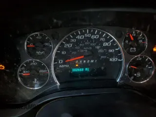 2013 Chevrolet Express Cargo с VIN 1GCWGFBA2D1115617, выставлен на аукционе Copart как лот 61756645 с пробегом 302 668 миль миль и Списание • Salvage title. История ставок и продаж доступна на DreamBid. Изображение 9.