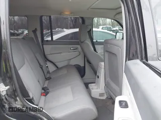 2008 Jeep Liberty Sport z VIN 1J8GN28KX8W187590, wystawiony jako IAAI lot #41440916 z przebiegiem 168 798 mil mil oraz . Historia ofert i sprzedaży dostępna na DreamBid. Obrazek 8.