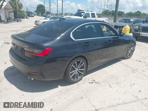 2019 BMW 3 Series 330i z VIN WBA5R1C5XKAK12214, wystawiony jako IAAI lot #42600090 z przebiegiem Nie podano mil oraz . Historia ofert i sprzedaży dostępna na DreamBid. Obrazek 4.
