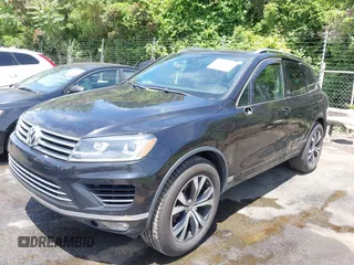 2017 Volkswagen Touareg Wolfsburg Edition с VIN WVGRF7BP9HD001737, выставлен на аукционе IAAI как лот 42280198 с пробегом 159 257 миль миль и . История ставок и продаж доступна на DreamBid. Изображение 17.