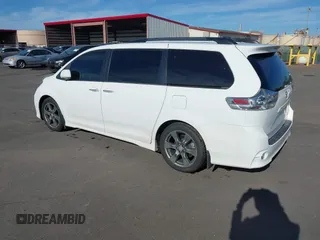 2017 Toyota Sienna SE with VIN 5TDXZ3DC6HS899952, listed as a IAAI auction lot 42444074 with 42,951 mi miles and . Bid and sale history available at DreamBid. Image 3.