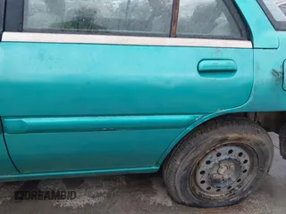 1994 Ford Escort z VIN 3FARP13J0RR121191, wystawiony jako IAAI lot #42202443 z przebiegiem 111 111 mil mil oraz . Historia ofert i sprzedaży dostępna na DreamBid. Obrazek 15.