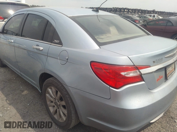 2014 Chrysler 200 Limited with VIN 1C3CCBCG8EN131359, listed as a IAAI auction lot 42076240 with 155,171 mi miles. Bid and sale history available at carsss.com. Image 3.