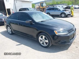 2013 Volkswagen Jetta TDI w/Premium с VIN 3VWLL7AJ1DM206951, выставлен на аукционе IAAI как лот 42157987 с пробегом 152 450 миль миль и . История ставок и продаж доступна на DreamBid. Изображение 1.