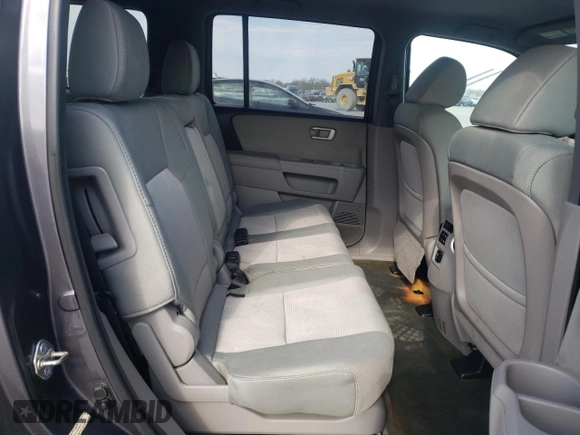 2015 Honda Pilot LX with VIN 5FNYF3H20FB016136, listed as a Copart auction lot 50865055 with 111,069 mi miles and Clean Title. Bid and sale history available at carsss.com. Image 12.