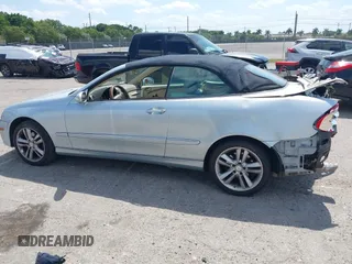 2008 Mercedes-Benz CLK 350 с VIN WDBTK56F28T088641, выставлен на аукционе IAAI как лот 41797102 с пробегом 136 971 миль миль и . История ставок и продаж доступна на DreamBid. Изображение 15.