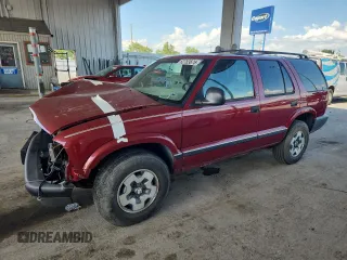 1996 Chevrolet Blazer with VIN 1GNDT13W8T2264162, listed as a Copart auction lot 62783675 with 91,835 mi miles and Salvage title. Bid and sale history available at DreamBid. Image 1.