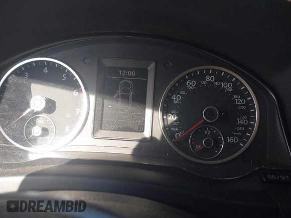 2014 Volkswagen Tiguan S z VIN WVGBV3AX7EW545538, wystawiony jako IAAI lot #42083281 z przebiegiem 129 227 mil mil oraz . Historia ofert i sprzedaży dostępna na DreamBid. Obrazek 7.