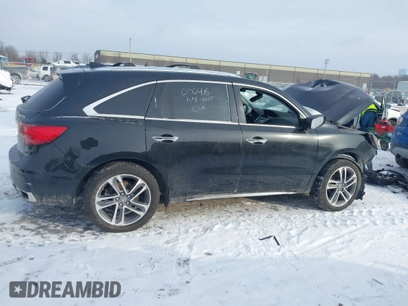 2018 Acura MDX Advance with VIN 5J8YD4H85JL029021, listed as a IAAI auction lot 41376977 with Not Provided miles and . Bid and sale history available at carsss.com. Image 13.