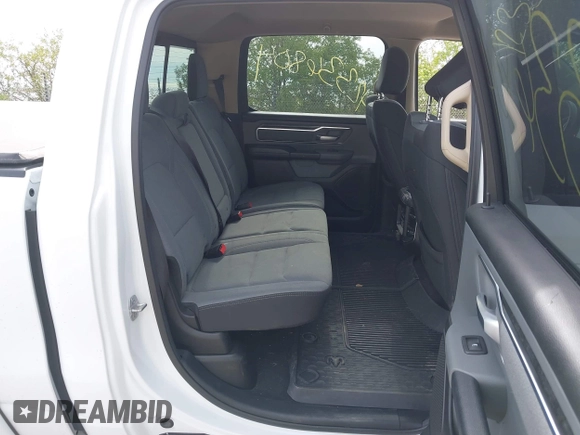 2019 Ram 1500 Big Horn z VIN 1C6SRFFT6KN660091, wystawiony jako IAAI lot #42336804 z przebiegiem 59 162 mil mil oraz . Historia ofert i sprzedaży dostępna na DreamBid. Obrazek 8.
