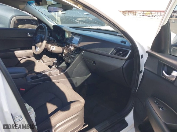 2018 Kia Optima LX with VIN KNAGT4L37J5202502, listed as a IAAI auction lot 41819087 with 73,311 mi miles. Bid and sale history available at carsss.com. Image 5.