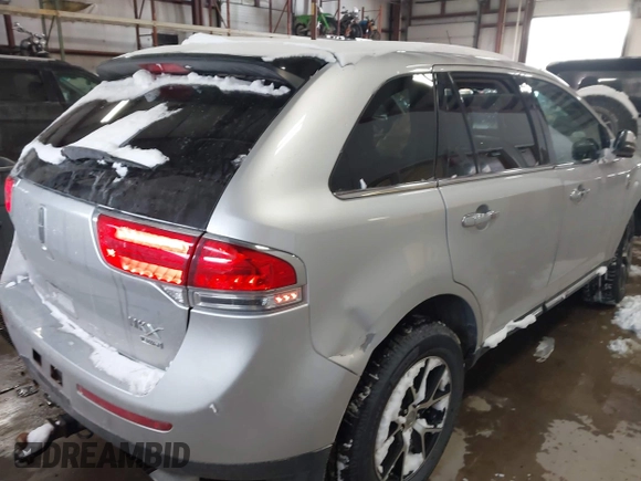 2013 Lincoln MKX with VIN 2LMDJ8JK7DBL43860, listed as a IAAI auction lot 41420211 with 130,175 mi miles. Bid and sale history available at carsss.com. Image 4.