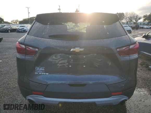 2022 Chevrolet Blazer LT z VIN 3GNKBCR42NS201643, wystawiony jako Copart lot #55244745 z przebiegiem Nie podano mil oraz Nie do naprawy • Non repairable. Historia ofert i sprzedaży dostępna na DreamBid. Obrazek 6.