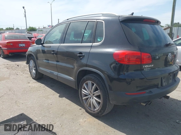 2012 Volkswagen Tiguan SE with VIN WVGAV7AX6CW521960, listed as a IAAI auction lot 42249355 with 118,496 mi miles and . Bid and sale history available at DreamBid. Image 3.