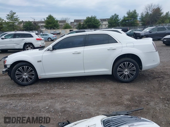 2013 Chrysler 300 S z VIN 2C3CCAGT5DH733211, wystawiony jako IAAI lot #42029043 z przebiegiem 144 414 mil mil oraz . Historia ofert i sprzedaży dostępna na DreamBid. Obrazek 14.