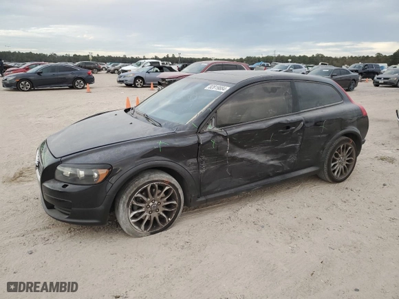 2009 Volvo C30 with VIN YV1MK672992146091, listed as a Copart auction lot 82819884 with 165810 miles and Salvage Title. Bid and sale history available at carsss.com. Image 1.