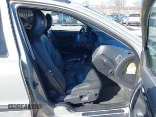 2002 Volvo V70 with VIN YV1SW61R022216875, listed as a IAAI auction lot 41745657 with 202,766 mi miles. Bid and sale history available at carsss.com. Image 5.