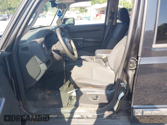 2010 Jeep Commander Sport with VIN 1J4RG4GK2AC127991, listed as a IAAI auction lot 42515030 with 191,023 mi miles and . Bid and sale history available at DreamBid. Image 5.