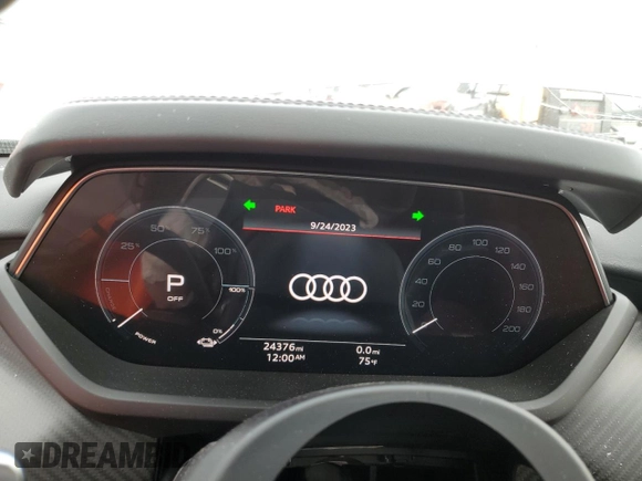 2022 Audi e-tron GT Prestige z VIN WAUEJBFW0N7006385, wystawiony jako Copart lot #70174293 z przebiegiem 24 376 mil mil oraz . Historia ofert i sprzedaży dostępna na DreamBid. Obrazek 9.