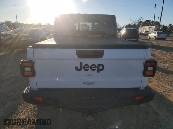 2020 Jeep Gladiator Overland z VIN 1C6HJTFG5LL180415, wystawiony jako Copart lot #45934625 z przebiegiem 13 949 mil mil oraz Szkoda całkowita • Salvage title. Historia ofert i sprzedaży dostępna na DreamBid. Obrazek 6.
