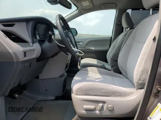 2020 Toyota Sienna LE Auto Access Seat с VIN 5TDKZ3DC4LS083406, выставлен на аукционе Copart как лот 59367425 с пробегом 28 420 миль миль и Списание • Salvage title. История ставок и продаж доступна на DreamBid. Изображение 7.