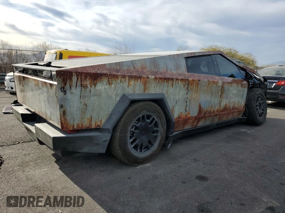 2024 Tesla Cybertruck Cyberbeast z VIN 7G2CEHEE4RA036882, wystawiony jako Copart lot #87403874 z przebiegiem 734 mil mil oraz Szkoda całkowita • Salvage title. Historia ofert i sprzedaży dostępna na DreamBid. Obrazek 3.