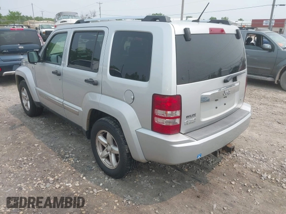 2008 Jeep Liberty Limited z VIN 1J8GN58K48W160791, wystawiony jako IAAI lot #42391206 z przebiegiem 114 438 mil mil oraz . Historia ofert i sprzedaży dostępna na DreamBid. Obrazek 3.